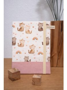 Kiskönyvborító-Cicák