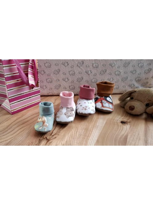 Mamuszka Baby – Egyedi mintás, puha talpú mamusz-Rózsaszín cicás