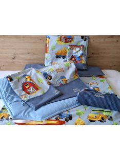    6 darabos,takaró paplan, párna huzat óvodás szett-farm kék-szilvakék mintával.