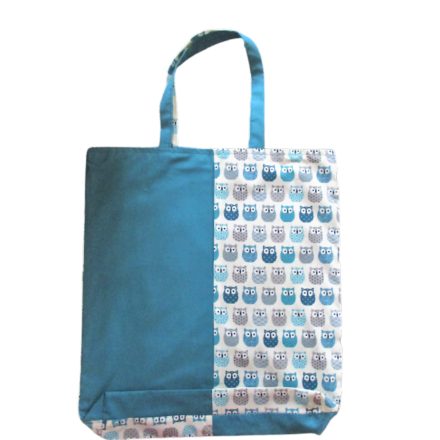 Hangulat kis baglyok, türkiz, kifordítható textil táska.